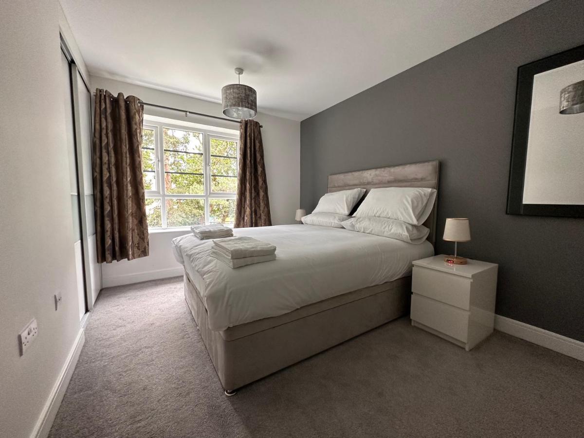 Luxury Apartments - Wallis Square, Farnborough Farnborough  Dış mekan fotoğraf