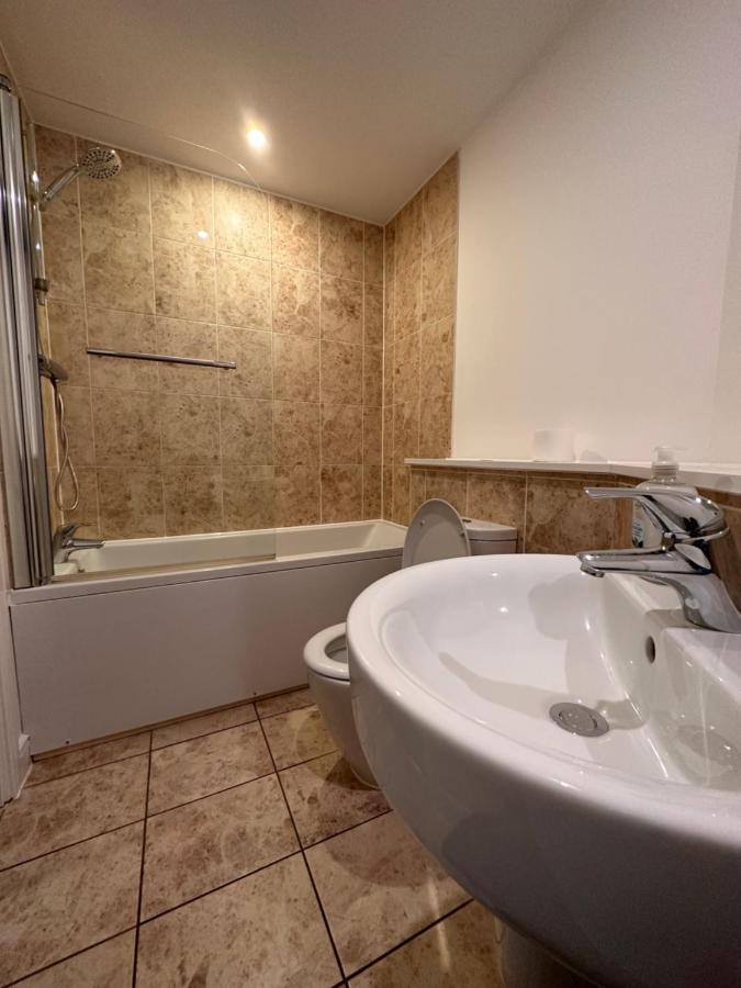 Luxury Apartments - Wallis Square, Farnborough Farnborough  Dış mekan fotoğraf